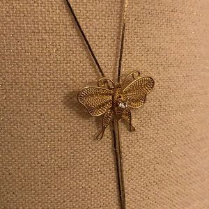 Gold butterfly necklace💛